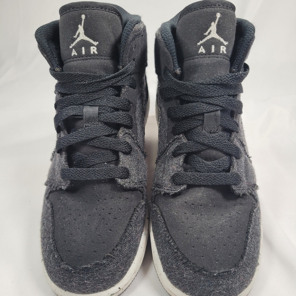 Air Jordan 1 Mid SE GS Crater Black and Blue Sneakers Size 4.5Y - Picture 2 of 9